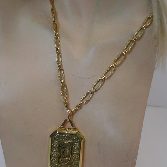 Antiquities Couture NWT Goldtone Maria Antoinette Square Locket Adj to 30" - Picture 13 of 16